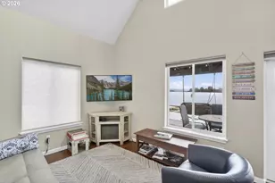 19609 NE Marine Dr, Portland, OR 97230 - Photo 8