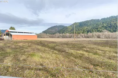 377 Fir Point Ln, Glendale, OR 97442 - Photo 2