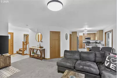 831 Virginia Cir, Clatskanie, OR 97016 - Photo 8