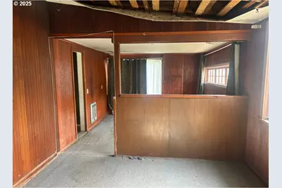 740 S Cammann St, Coos Bay, OR 97420 - Photo 16