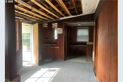 740 S Cammann St, Coos Bay, OR 97420 - Photo 12