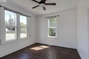 985 E College St, Mount Angel, OR 97362 - Photo 8