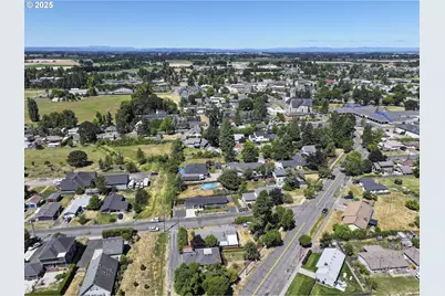 985 E College St, Mount Angel, OR 97362 - Photo 46