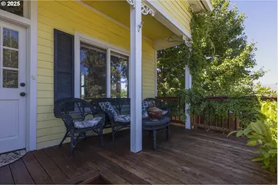 985 E College St, Mount Angel, OR 97362 - Photo 4