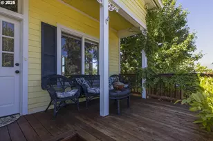 985 E College St, Mount Angel, OR 97362 - Photo 4