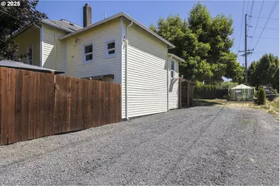 985 E College St, Mount Angel, OR 97362 - Photo 36