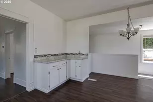 985 E College St, Mount Angel, OR 97362 - Photo 12