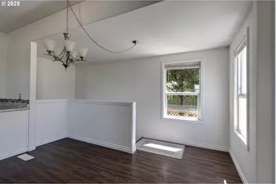 985 E College St, Mount Angel, OR 97362 - Photo 14