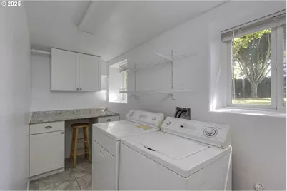 985 E College St, Mount Angel, OR 97362 - Photo 24