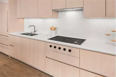 550 SW 10th Ave #2405, Portland, OR 97205 - Photo 14