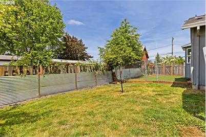147 E 8th St, Lafayette, OR 97127 - Photo 26
