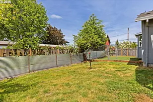 147 E 8th St, Lafayette, OR 97127 - Photo 26