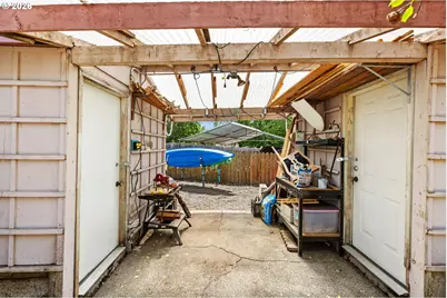 147 E 8th St, Lafayette, OR 97127 - Photo 32