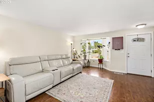 147 E 8th St, Lafayette, OR 97127 - Photo 8