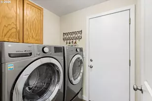 147 E 8th St, Lafayette, OR 97127 - Photo 24