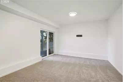 7081 SE Thorburn St, Portland, OR 97215 - Photo 16