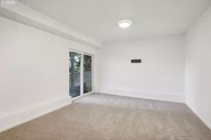 7081 SE Thorburn St, Portland, OR 97215 - Photo 16