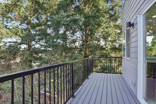 7081 SE Thorburn St, Portland, OR 97215 - Photo 32