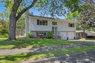 1479 SW Willowbrook Ct, Gresham, OR 97080 - Photo 2