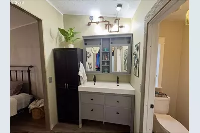 660 Village Dr #13, Molalla, OR 97038 - Photo 26