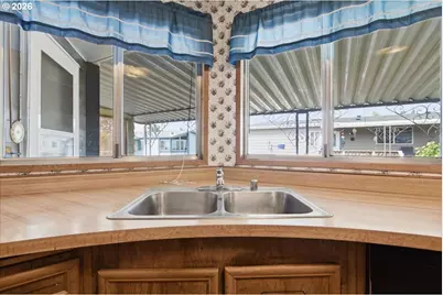 5422 Portland Rd NE #104, Salem, OR 97305 - Photo 8