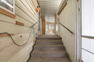5422 Portland Rd NE, Salem, OR 97305 - Photo 26