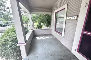 1616 NE Commercial Ave, Roseburg, OR 97470 - Photo 2