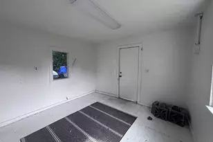 1616 NE Commercial Ave, Roseburg, OR 97470 - Photo 16