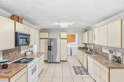 14012 SE River Rd, Milwaukie, OR 97267 - Photo 12