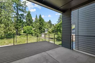 6026 SW 18th Dr, Portland, OR 97239 - Photo 10