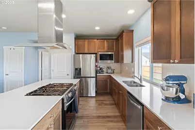 280 NW Double Eagle Ave, Madras, OR 97741 - Photo 12