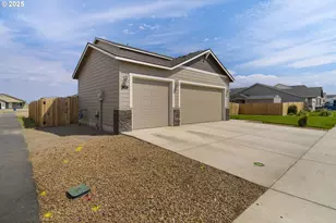 280 NW Double Eagle Ave, Madras, OR 97741 - Photo 32