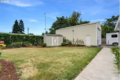 2537 B St, Hubbard, OR 97032 - Photo 6
