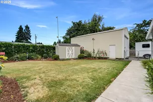 2537 B St, Hubbard, OR 97032 - Photo 6