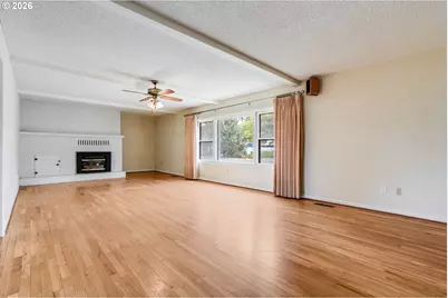 2537 B St, Hubbard, OR 97032 - Photo 14
