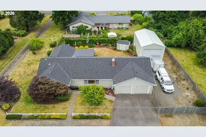 2537 B St, Hubbard, OR 97032 - Photo 2