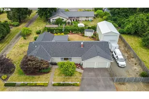 2537 B St, Hubbard, OR 97032 - Photo 2