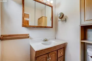 2537 B St, Hubbard, OR 97032 - Photo 26