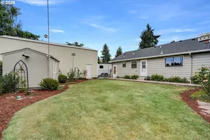2537 B St, Hubbard, OR 97032 - Photo 34