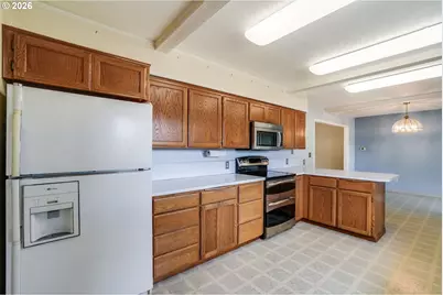 2537 B St, Hubbard, OR 97032 - Photo 16