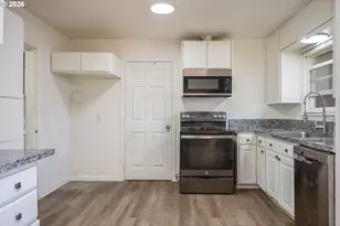 13983 Taylor Ln, Oregon City, OR 97045 - Photo 16