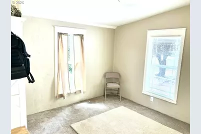 5660 Daisy St #11, Springfield, OR 97478 - Photo 8