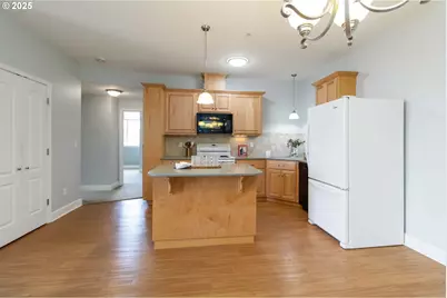 1548 River Rd #302, Longview, WA 98632 - Photo 8