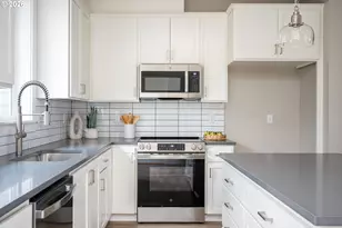 1128 NE 84th Ave, Portland, OR 97220 - Photo 20