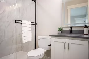 1128 NE 84th Ave, Portland, OR 97220 - Photo 28