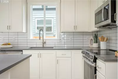 1128 NE 84th Ave, Portland, OR 97220 - Photo 18