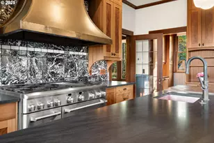 1175 11th St, Astoria, OR 97103 - Photo 14