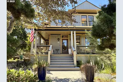 1175 11th St, Astoria, OR 97103 - Photo 2