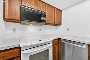 8717 SE Monterey Ave, Happy Valley, OR 97086 - Photo 4