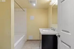 616 SE 60th Ave, Portland, OR 97215 - Photo 28